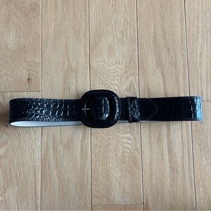 Near Vintage Banana Republic Black Embossed Croco Patent Leather Wide Belt M